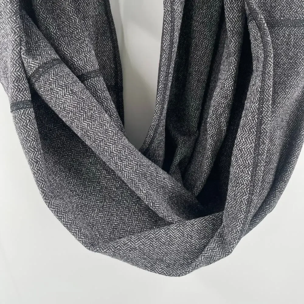 LULULEMON Vinyasa Scarf Wrap Buttons Multi-Way One Size Black Gray Stretch O/S